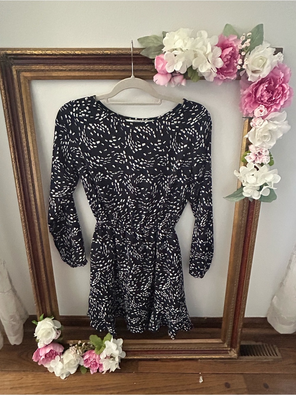 cupcakes & cashmere Navy and White Printed Long-Sleeve Elastic Waist Dress